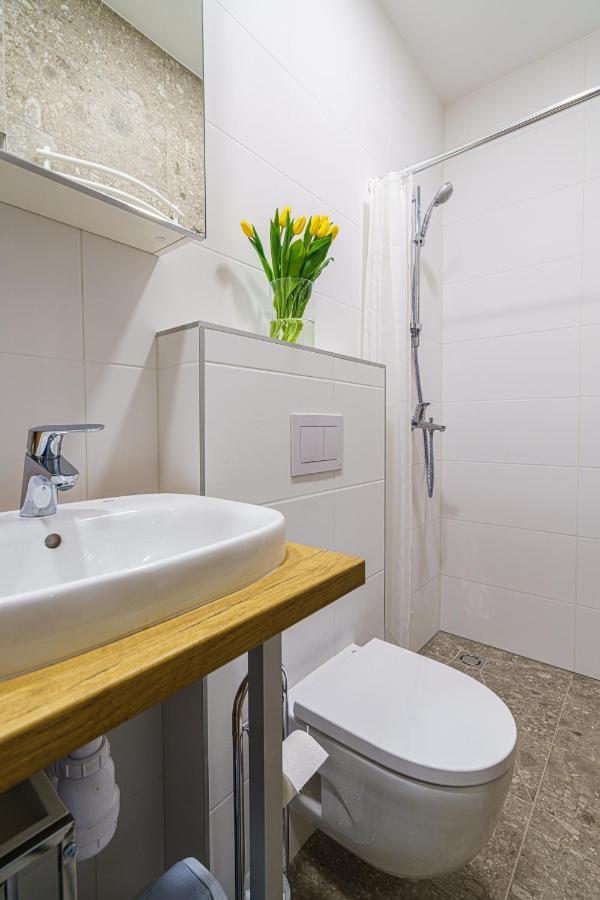 Moder Chic Apartment In Center-Prime Rentals Kaunas Exterior foto
